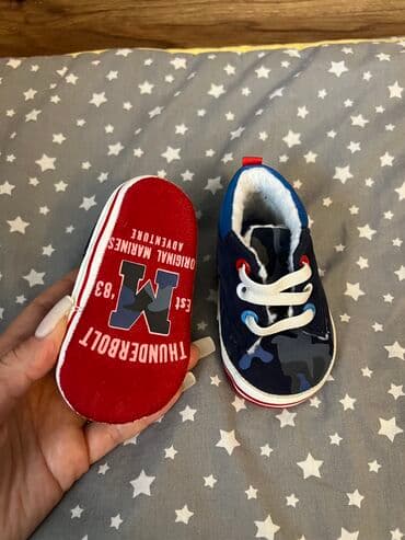 qebelend ters ev: 3 ayaqqabi 16, 18, 21 razmer hamisi birlikde 30 azn 1 ci olan — 3