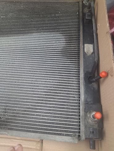 traktor radiatoru: Hyundai 2010, 2009 il, Orijinal, İşlənmiş — 3