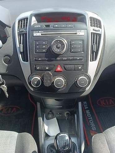 ford tranzit 2003: Kia Ceed: 1.6 l | 2010 il Universal — 10