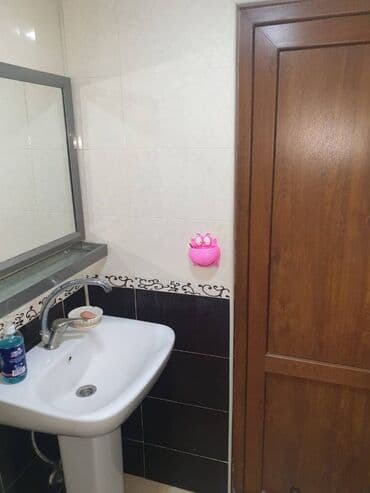 merkez: Bakı, 3 otaqlı, Köhnə tikili, m. Həzi Aslanov, 75 kv. m — 18