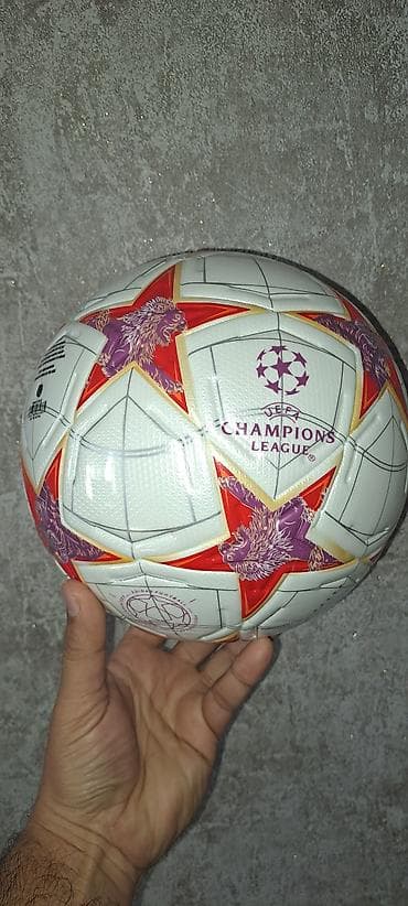 golf topu: UEFA Champions League dizaynlı futbol topu - Rəng: ağ əsas, bənövşəyi — 1