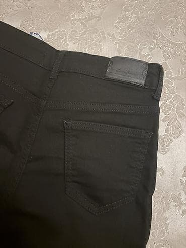 sort pişiklər: Qara rəngli qısa şalvar (capri) – klassik dord ciblə - Model:/qadın — 4