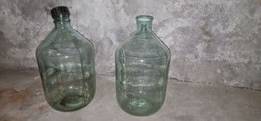 Şüşə damacanalar – 2 ədəd - Həcm: təxminən 10 itr (iri ölçülü, geniş