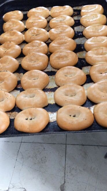 Un: Təzə bişirilmiş şirin kökələr - Yuvarlaq formada, ortası yüngül — 1