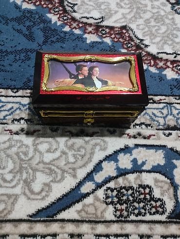 ucuz taxda: Qızıl tonlu musiqili bijuteriya qutusu - Material: parıltılı qızıl — 3