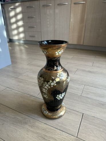 gul qiymetleri: Bir vaza, Bogem şüşəsi — 1
