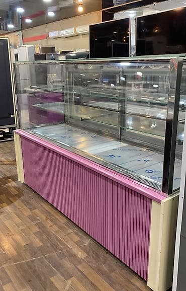 Şirniyyat vitrin soyuducusu - Ön və yanları şəffaf temperli şüşə