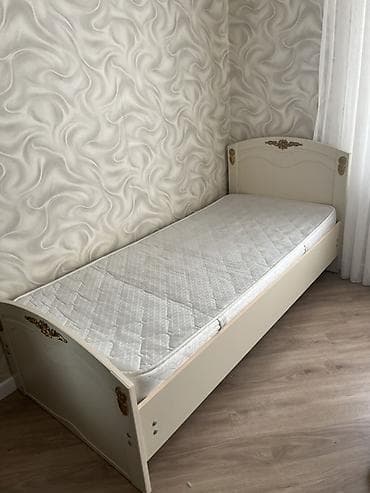 ev stul: Tək nəfərlik klassik üslubda çarpayı və döşək dəsti. - Ölçü: təxminən — 2