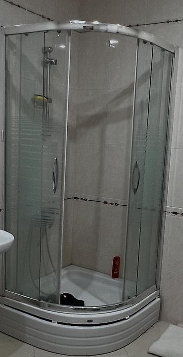 hamam ucun asma tavan: Üstü açıq kabina, Künc üçün, Ünvandan götürmə — 2