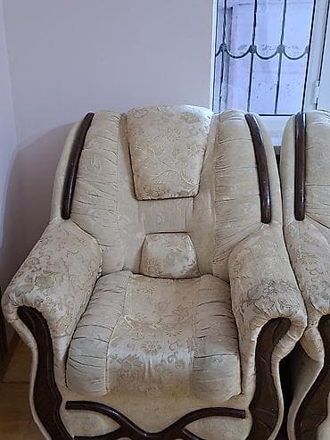 acilan divan: İşlənmiş, Klassik divan, 2 kreslo, Bazasız, Açılan — 1