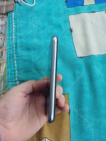 samsung j2 2018 ekran: Samsung Galaxy J1 2016, 8 GB, rəng - Qara, Sensor — 3