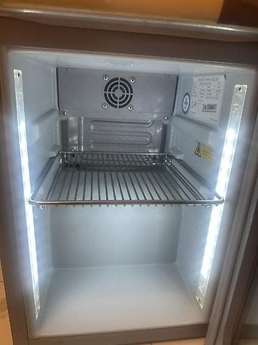 Dərin dondurucular: Red Bull brendli mini soyuducu/vitrin - Tip: Kommersiya tipli içki — 4