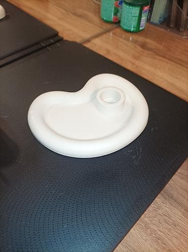 Kiçik dekorativ əşyaları, məsələn, şamlar, vazalar, zərgərlik əşyaları — 10