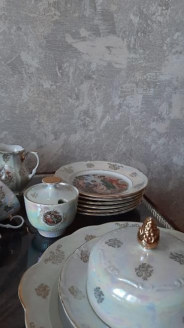 qedim samovar: Antik Madonna servis 2 çaynik 1 böyuk 1 balaca 3 pesok qabi 5 caska — 5