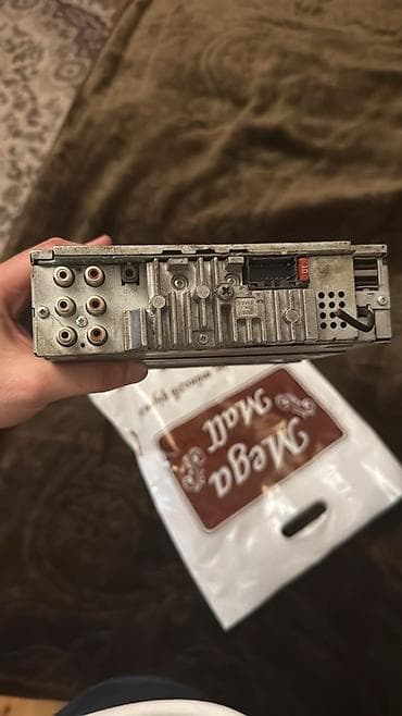 kohnə soyuducular: Pioneer avtomobil maqnitofonu Xüsusiyyətlər: - Ön paneldə böyük — 3