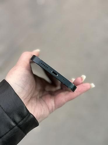 Фото и видеокамеры: IPhone 14, 128 ГБ, Midnight, Беспроводная зарядка — 4