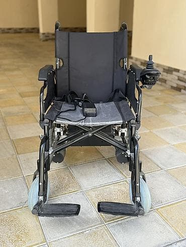 Yerimək üçün arabalar, çəliklər, əsalar, rollatorlar: Elektrikli əlil arabası - Joystick idarəetməsi: sağ qol dayağında — 1