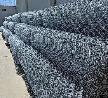 tor setka: Məhsul: Məftil tor hasar (chain-link) rulonları Təsvir: - Material — 4