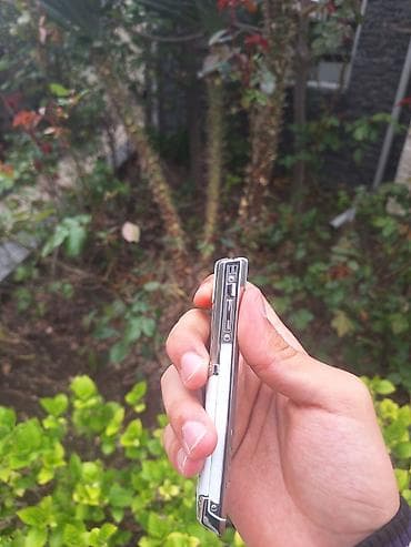 telefonl: Vertu rəng - Ağ, Düyməli — 4