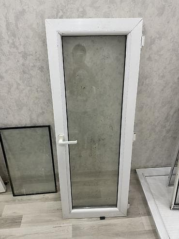 islenmis plastik pencerelerin satisi: PVC şüşəli qapı - Material: ağ rəngli PVC profil - Doldurma: tək — 3