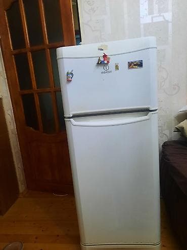 Soyuducular: 2 qapılı Indesit Soyuducu Satılır, rəng - Ağ — 1