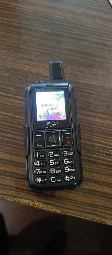 telefon a70: SQ93 mini düyməli mobil telefon - Kompakt korpus, üst hissədə — 1