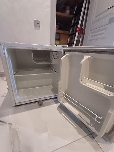 Kompakt mini soyuducu - Tək qapılı, ağ korpus - Daxili mexaniki