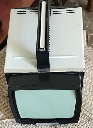 atv antenna: Vintage “VƏRZAN” borulu (CRT) televizor - Kompakt stolüstü model — 1