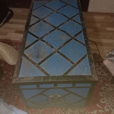 Cehizlik Sandıq satılır. - 1950-ci illərə aiddir. - Açarla bağlanır