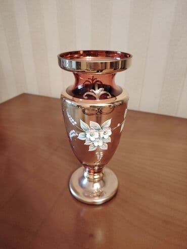 bəzək əşyası 9 hərfli: Kolleksiya üçün dekorativ əşyalar dəsti - Porselen fiqur: Zərif xanım — 8