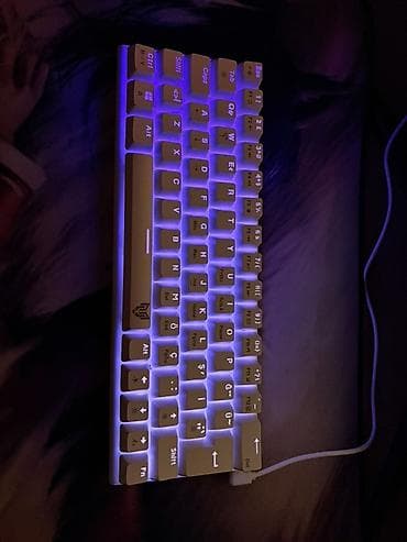 klavye: 22-ədəd fərqli rəng düyümü var. Blue-switch klavyedi Kompakt RGB — 1