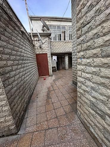 Həyət evləri və villaların satışı: Bileceride abidenin yaxinliginda (ag saraya chatmamish) heyet evi — 2