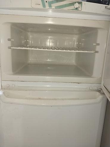 İşlənmiş 2 qapılı Indesit Soyuducu Satılır, rəng - Ağ — 2