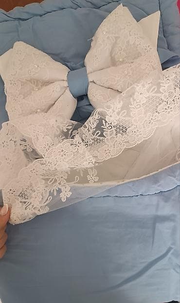 Üst geyimləri: Mavi rəngli körpə bələy dəsti – krujeva detalli.Xestexana cixisi ve — 2