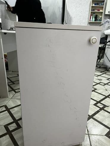 стенка для спальни: Ağ rəngli mebel dəsti Tərkib: - İş masası: düzbucaqlı forma, sadə — 2