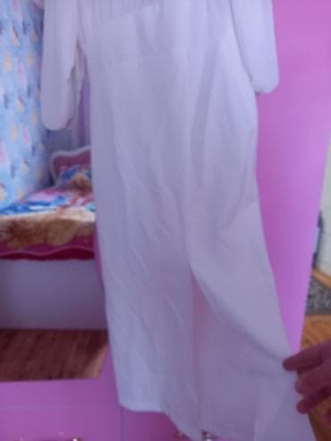 Ağ rəngli zərif qadın donu - Rəng: təmiz ağ - Model: uzun