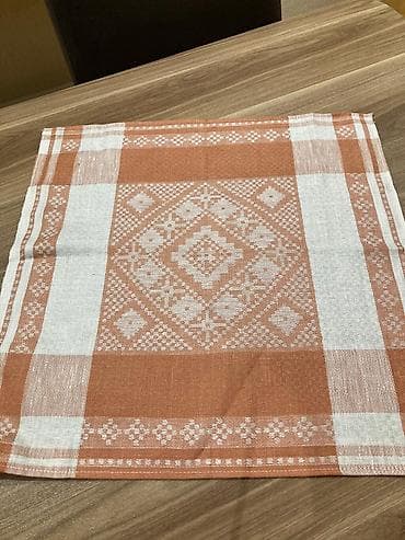 çay dəsmalı: Ketan kvadrat çay dəsmalı. kohnenindir.sovetin. istifade olunmayib — 1