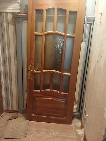 Şüşəli taxta otaq qapısı - Material: təbii ağac (açıq qəhvəyi/mat-lak