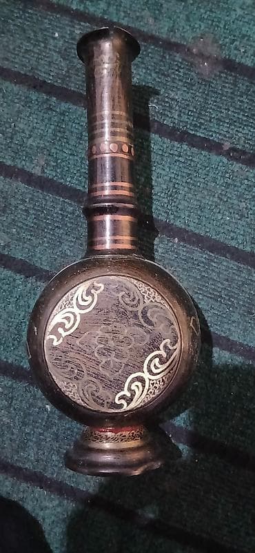 farfor cilciraq qiymetleri: Bir vaza, Metal — 1