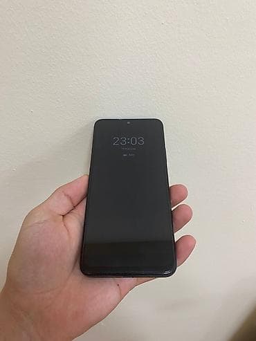 Təzədir.1 ayın telefonudur.İdeal vəziyyətdə.Qutusu adapteri hər şeyi