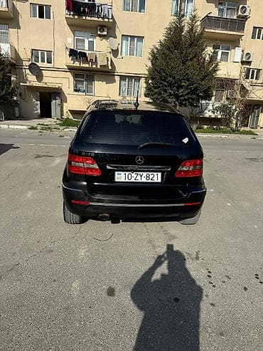 Nəqliyyat: Mercedes-Benz B-Class, qara rəng, 5 qapılı kompakt minivan/hetçbek — 5
