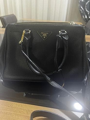 Əl çantası, Prada, İşlənmiş