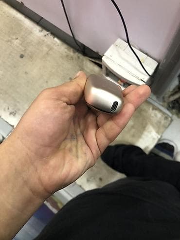 pump qizil: Ploom tütün qızdırma cihazı – qızılı/metallik rəngdə kompakt model — 1