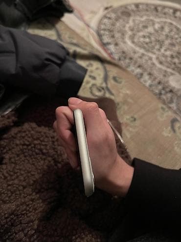 iphone 11 pro islenmis: IPhone 11, Qara, Face ID — 9