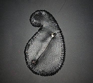 Аксессуары: Bəzəkli “buta” broş - Forma: klassik buta naxışı - Rəng palitrası — 3