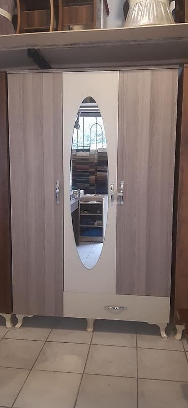 skaflar: 3 Qapi Dolablar Hal Hazirda Anbarda Movcuddur. Sifariwlede ne reng — 4