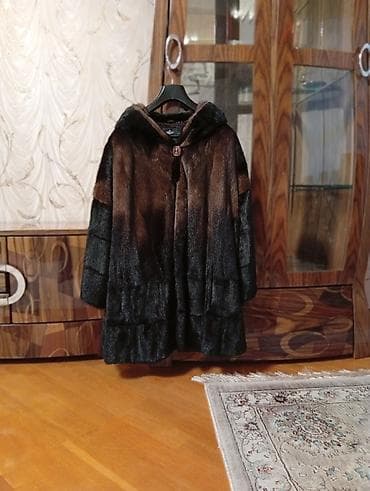 mirvari canta: Carolina Valentin dən alınıb 2xl-3xl gedir. Papaqlıdir.Qiyməti 1500 — 4