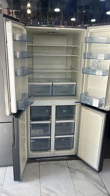 Soyuducular: 4 qapılı Hisense Soyuducu Satılır, rəng - Qara — 2