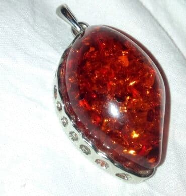 золотые комплекты с бриллиантами в баку: Кулоны — 1