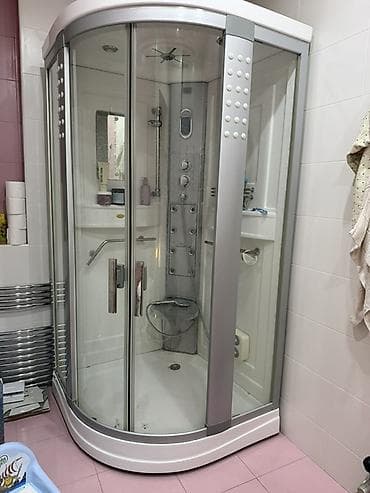 Hidromassaj funksiyalı duş kabinəsi - Künc tipli, yarımdairə formalı — 1